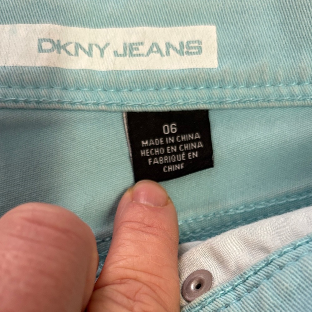 DKNY Women's sz 6 City Skinny Jeans in Light Blue zipper ankle - Picture 2 of 10